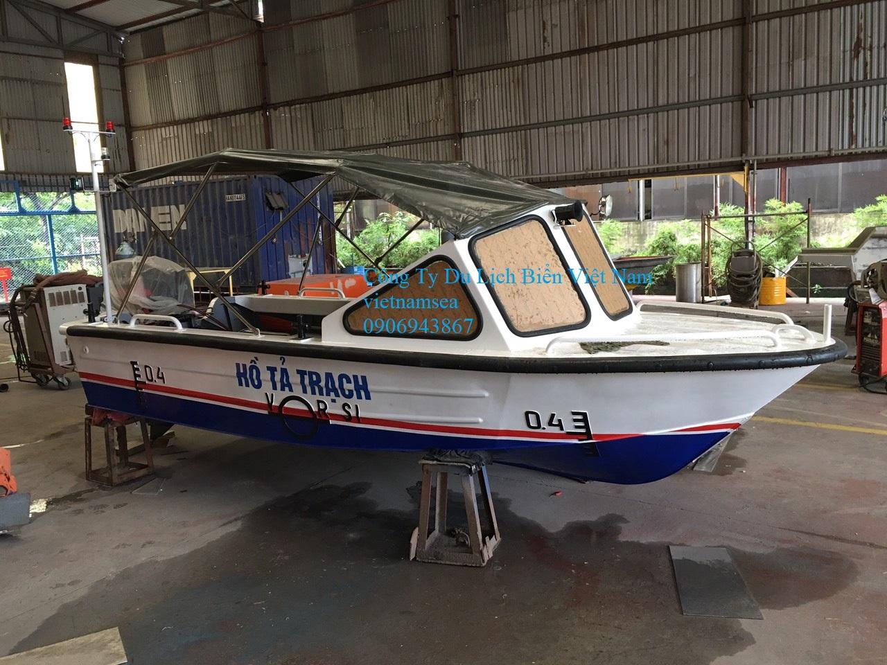 ĐÓNG MỚI XUỒNG CAO TỐC Ở TỈNH THỪA THIÊN HUẾ