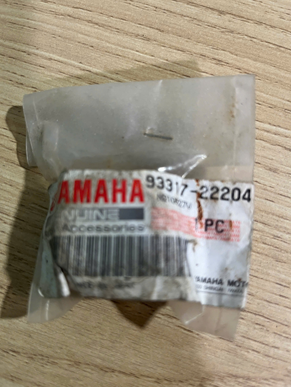 Vòng bi ống chỉ YAMAHA 20–60HP mã 93317-22204 – Vận hành êm, chịu tải tốt cho hệ truyền động