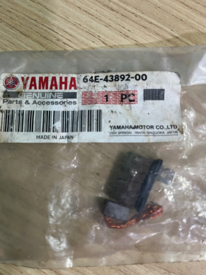Chổi than ben YAMAHA 115–225HP mã 64E-43892-00 – Truyền điện ổn định, nâng hạ mạnh mẽ