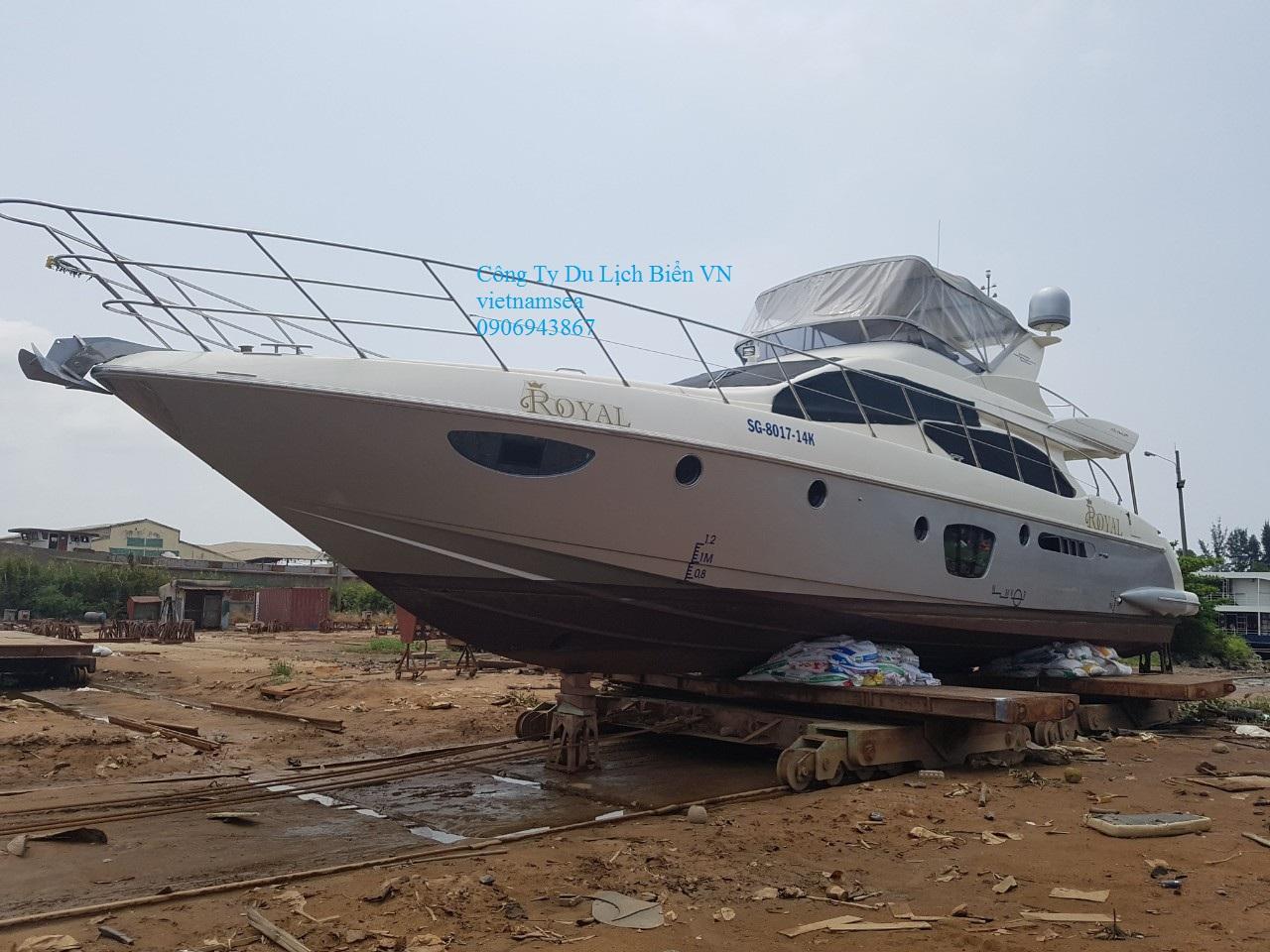 Du thuyền 62FT