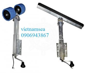 Adjustable telescopic support