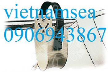 Universal brackets for lifebuoys